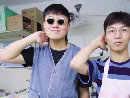 夏天吃拌面最爽的秘诀,就是加雪碧!要不要来一碗~#贫穷料理