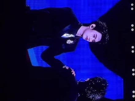 长视频 看完往死里哭 结尾有彩蛋#云旗 #郝熠然 #云熠香港演唱会谢幕 感谢同担姐妹