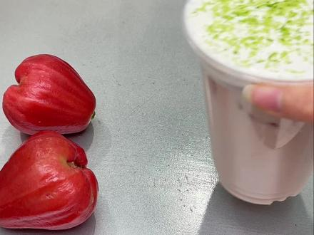 现在的喜茶感觉又回到了经济上行期…
#喜茶 #喜茶奇兰芭乐莲雾 #喜茶新品 #奶茶分享 #一起嚯奶茶