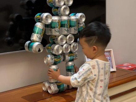 啤酒罐机器人🤖教程他来啦#热熔胶 #手工diy #机器人 #机器人玩具 #自制机器人
