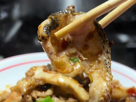 一道我们湖北的名菜、小炒财鱼片分享给大家!