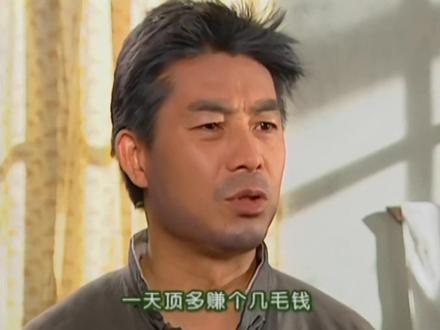 为什么李副官一出事就找佩姨?这男人太窝囊:第N次走投无路