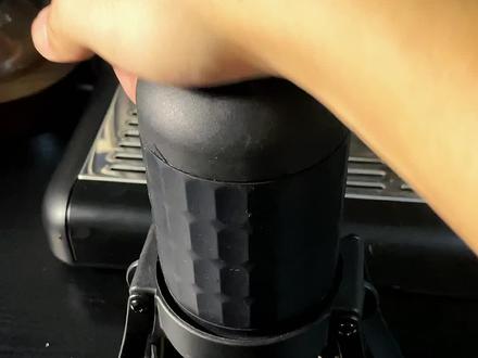 分享星粒三便携咖啡机做咖啡的冲煮思路觉得这样做的咖啡口感更好哟
#咖啡 #咖啡日常 #自制饮品 #夏日饮品