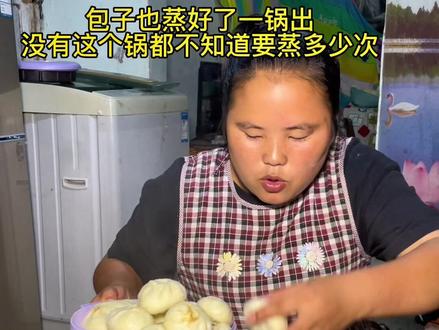 和孩子爸两个人异地生活。 他在浙江温州打工一个人租3330的房子 我跟他说我从娘家出来租房子 他没有同意 我把他给孩子的学费5000块💰拿来交房租了 学费不够 今天人家叫交了 可我不好开口跟他要💰交学费🥲#记录真实生活 #留守妇女日常 #宝妈 #农村生活