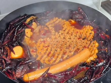 安徽牛肉板面教程来了。
其实模仿的太和羊肉板面,因为家里没有牛肉了
#安徽牛肉板面 #牛肉板面