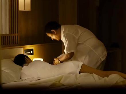 #你是凭实力刷到的 #强烈推荐 男人竟趁着女儿睡着时为她剃发