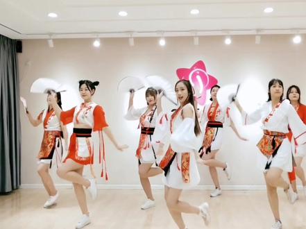 #寄明月 #年会舞蹈 #sing女团 适合年会婚礼的喜庆舞蹈《寄明月》