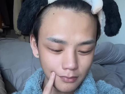 今天素超适合新手滴轻透感小韩妆~#男生变帅小技巧 #百万美妆新星计划 #男生化妆 #韩妆 #妆教