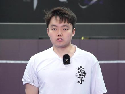 羽毛球拍装备测评之巧克力88dVS天斧88d #羽毛球 #羽毛球拍 #天斧88d #测评 #川崎巧克力88D羽毛球拍
