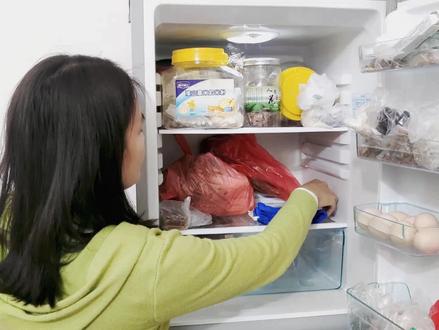 #生活小妙招 #冰箱 #冰箱异味 你们家里冰箱异味大?学会这几个小妙招,轻松去除异味,赶紧试下吧!