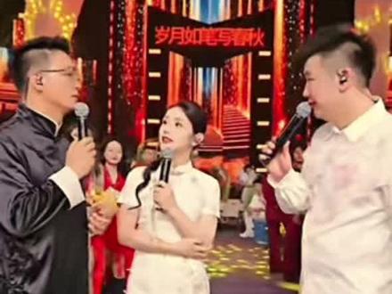 6月10日,河南三妹赴西安木森大舞台参加郭少杰老师新歌发布会直播现场。#河南三妹5233#木森大舞台#三妹大舞台#岁月如笔写春秋 @河南三妹(岁月如笔写春秋)女版原唱 @河南三妹(小号) @郭少杰·杰歌盟传媒 @花姐 小号 @木森(卷土再来)