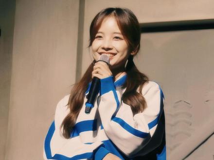 有请#王冰冰 给我们带来《甜蜜蜜》