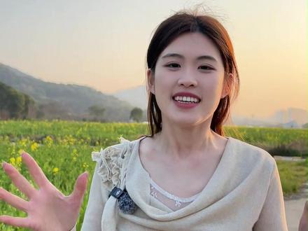 雅迪白鲨二代自动大灯,多色氛围灯自定义调节还能接打电话听音乐 #雅迪白鲨 #雅迪 #电动车