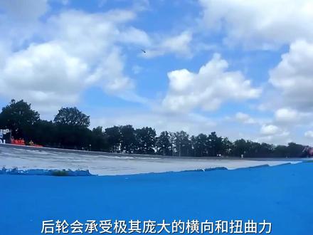 你会买单摇臂还是双摇臂?#张雪 #张雪500RR #机车 #摩托 #wsbk