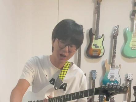 #抖音921好物节 #电吉他音箱 #电吉他#吉他#吉他音箱
Mighty 40BT电吉他音箱
功率40瓦 喇叭10英寸 四个通道
8种预设多种不同音色风格
囊括clean/crunch/overdrive/metal
9种周边效果 Tap校音模式 蓝牙连接 手机控制音箱