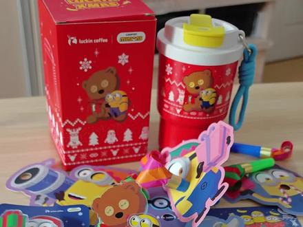 瑞幸联名小黄人周边测评!#瑞幸 #瑞幸咖啡 #小黄人 #小黄人周边 #瑞幸联名