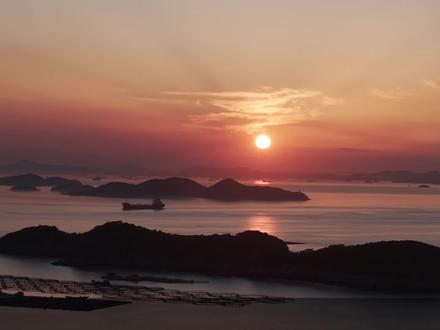 春节想找个年味足、可赏烟花、看大海且玩卡丁车的宝藏地,那这篇舟山的游玩攻略你一定要收藏好哦!#美好成长陪伴in山海森泊 #舟山让每次日落都如此浪漫 #森泊过新年嗨玩不停