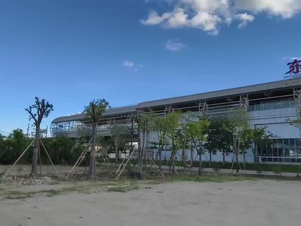广东中山因客流不足停运5年的城铁东升站 广珠城际铁路东升站,位于中山市小榄镇,旁边的小榄站规模很大,客流也很足,但东升站却因为客流不足关闭了。
#中山 #火车 #高铁 #火车站 #高铁站