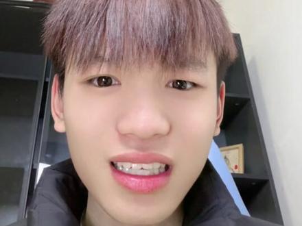 不让我切面标我忍了你这4百斤穿短裙有是什么 #我勒个祖奶奶