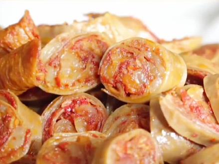 #七彩云南留年更牛 #舌尖上的美食 你记忆中的美食是什么呢?#肥肠刺身 @DOU+小助手