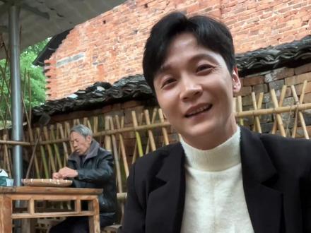 网红一年的收入有多少呢,因为自己有600万粉丝,也稍微懂一点点,今天给大家简单讲一下。