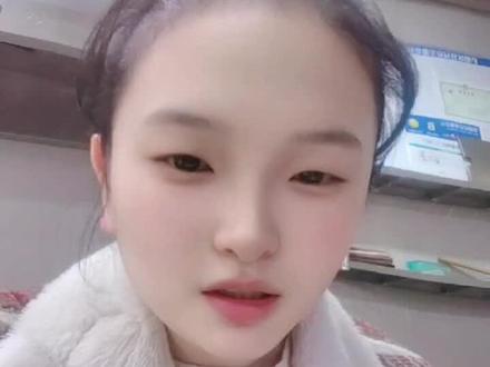 这位卧槽姐我已经拉黑了,谢谢大家安利,这种人确实很过分,但是大家别让她影响了我们的心情,世界杯快开始了,给莎莎楚钦加油加油加油!!