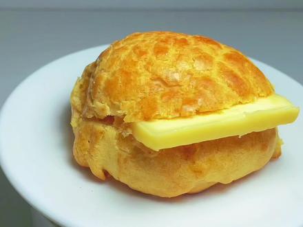 【简简厨房】港式菠萝包,也叫冰火菠萝油。#菠萝包 #港式菠萝包 #冰火菠萝油