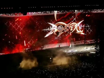 虽然出点小状况,但还是帅的#GetLow #鹭卓 #等枝桠成繁花 #贵阳 #演唱会