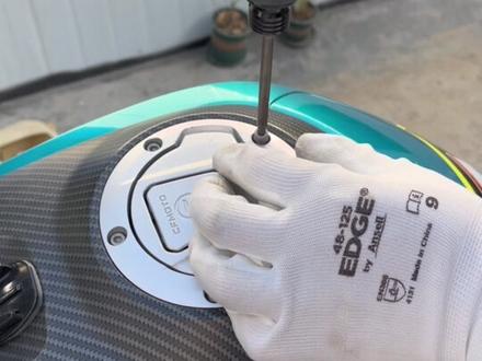 春风250sr拆油箱壳教程