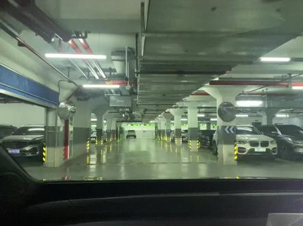 第一次使用大众app进行充电预约,体验感非常棒,而且开迈斯充电桩很干净,比很多其他服务商做的好太多了。#id4