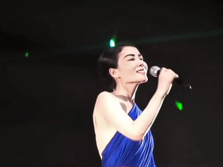 也是因为有你才会变得闹哄哄
#王菲 #人间