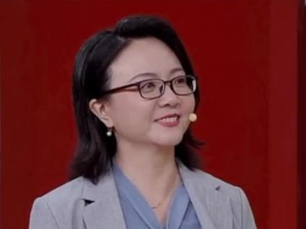 学一招:温针灸足三里补补脾胃! 针刺可行气通络,艾灸可温经活血,在足三里处使用温针灸,应用重插轻提等补法,可以更好地激发脾胃之气。#健康科普