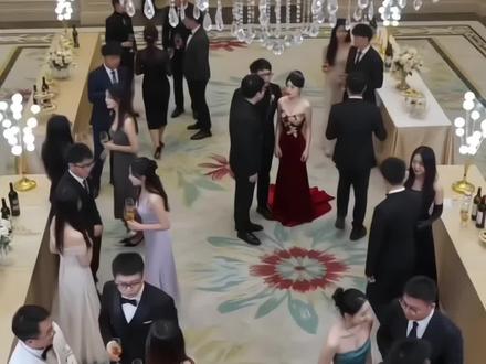 这种玩法太惊艳了!按照教程操作你也可以成为视频里主角哦!前提是一定要创建自己的分身#即梦AI #AI分身戏精大赛 #我的AI分身杀疯了 #Seedance2.0#即梦AI分身 即梦AI分身怎么做