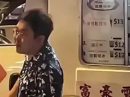 香港雪糕老板歧视内地游客,因用线上支付就当众辱骂,结局舒服了
