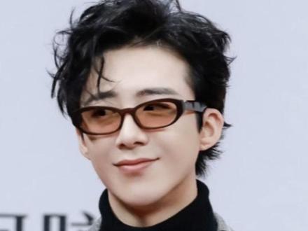 #刘宇宁 别急!走完你的走你的~ #星光大赏 #搞笑 #刘宇宁在红毯上狂奔 #红毯