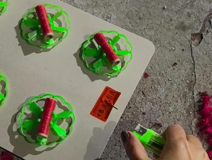 #水母烟花 我们这儿卖35 你们那儿卖多少,说出来好让我亖心😂😂😂#新年快乐