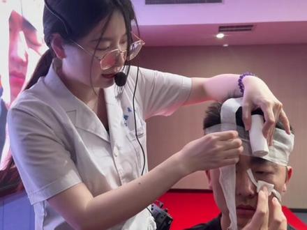 口腔技能考试第二站《单眼交叉绷带》,实操讲解#口腔执业医师 #口腔执业助理医师考试 #口腔执业医师考试倒计时