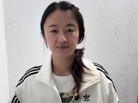 两个榴莲,来看一下哪个出肉率更高吧? #徒手剥榴莲的惊喜 #徒手开榴莲 #报恩榴莲 #抖加小助手 #开榴莲的正确方法