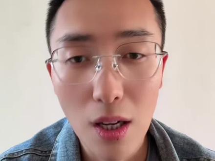 一口流利的英语口语,哈哈,樊“funny”很可爱,很贴切东哥,希望东哥天天funny😄#樊振东新外号