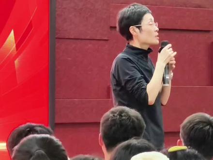 《脱口秀之猜猜我是谁》#刘晓艳 #刘晓艳考研英语 #脱口秀 #搞笑