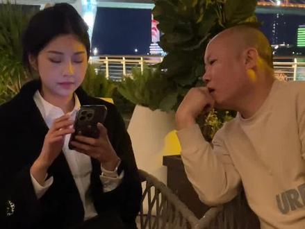 还记得上一次牵女生手是什么时候吗?@光头文 #搞笑视频 #高情商撩妹 #光头文