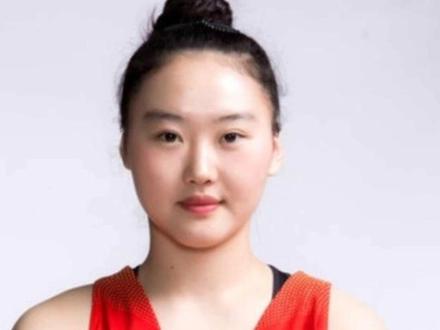 武桐桐是中国女篮缺一不可的女篮悍将,希望在亚洲杯期间复出。#中国女篮