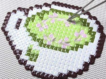 咖啡拉花也能在拼豆上面展现吗?! 原创:@我草莓招了 老师的图纸配色我有做修改#拼豆 #手工