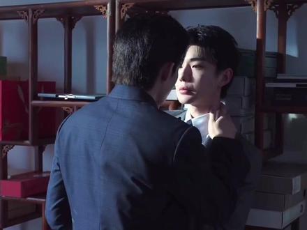 拍完吻戏小狗就害羞咯#无岸 #无暗 #云熠 #云旗 #郝熠然