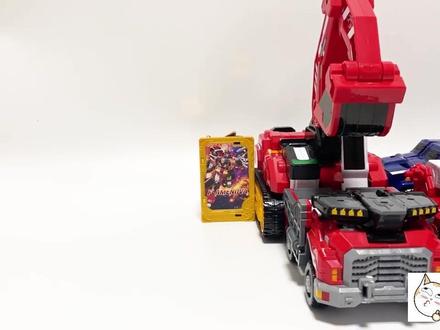 炫卡斗士全新重装赤魂王VS炫蓝雷霆王!