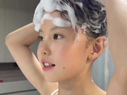 小学生洗头教程来喽,还有谁不会自己洗头? #儿童洗发秘籍 #儿童的洗头方法 #自己的事情自己做 #骗你生女儿 #小学生日常