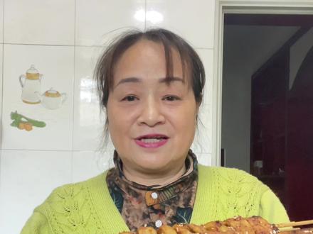 自制烤面筋~
#vlog日常 #烤面筋做法