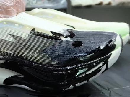 只让穿黑色跑鞋就把我的李宁飞电5E碳板跑鞋改成黑色的!#跑鞋改色 #碳板跑鞋 #飞电5c #飞电5elite #球鞋改色