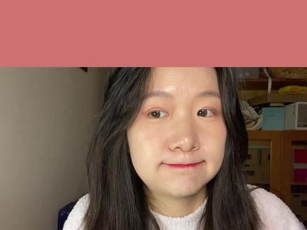 #口红试色 #唇釉试色 #无滤镜试色
我想要气质气场而不是气死人
Nars唇釉starwoman
秋冬不必口红