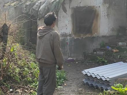 那个命比纸薄、心比天高、匍匐却心有不甘、既非混世魔王、也非盖世英雄的人,说的是你吗?